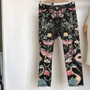 Yoga Democracy crop leggings